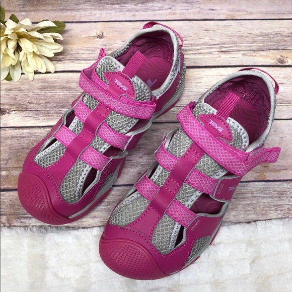 teva ladies shoes